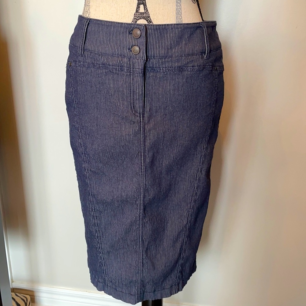 Beautiful lined ribbed denim OLSEN PENCIL SKIRT *PICK 2 FOR $25*